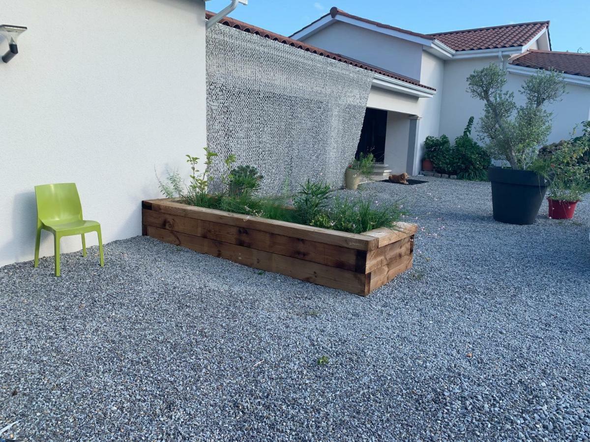 Le Clos Du Pontet Orliénas Esterno foto